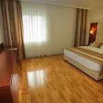 Отель Palace 4*