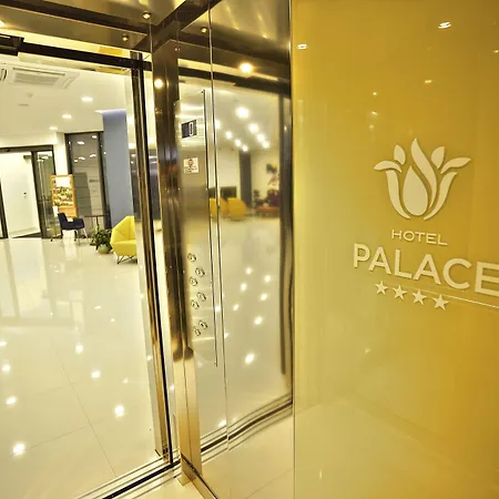 Отель Palace