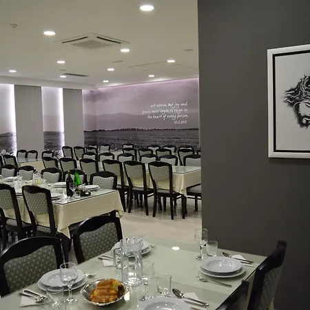 فندق Palace 4*